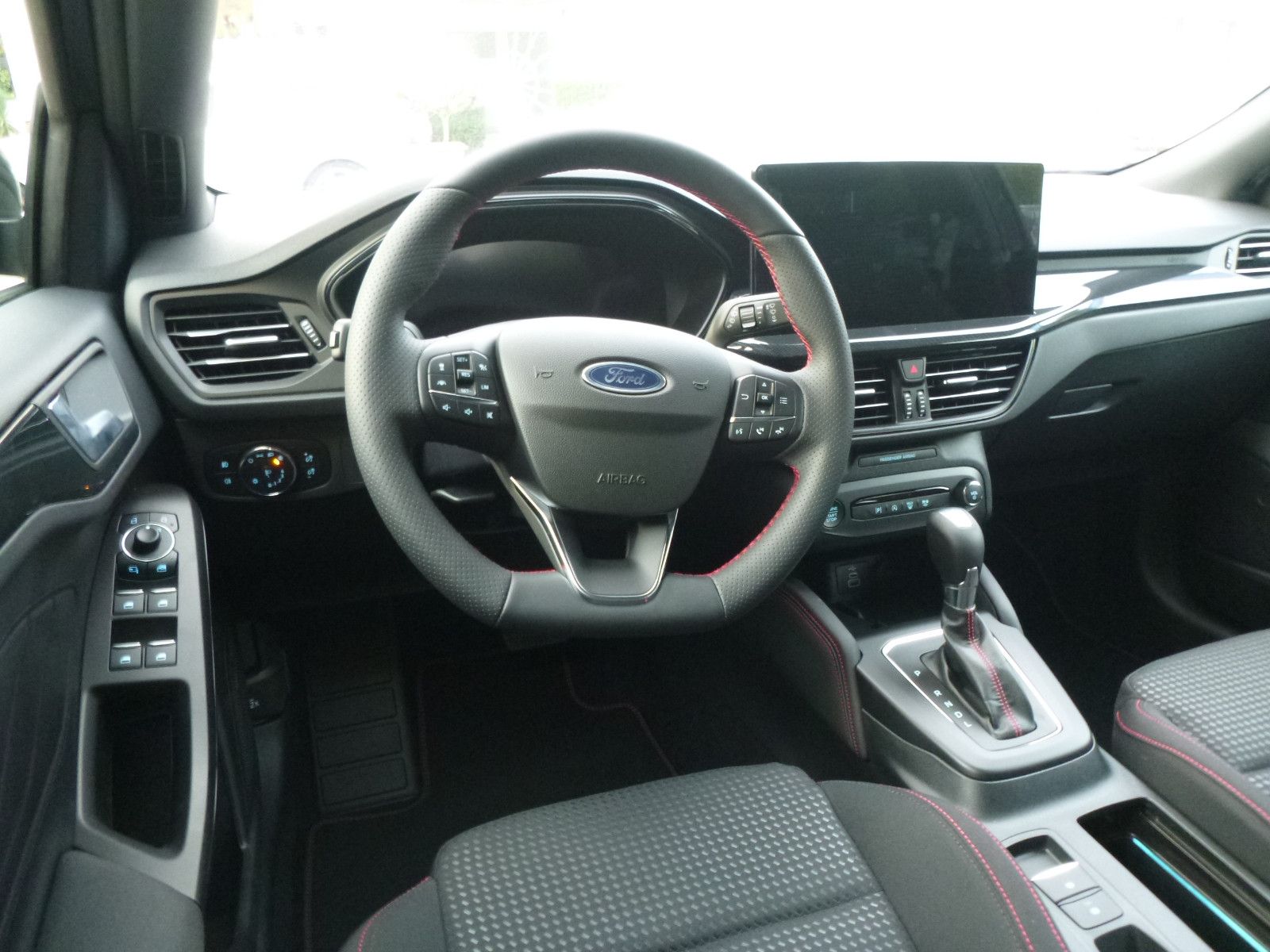 Ford Focus Turnier 1.0 EcoBoost MHEV ST-Line X Auto