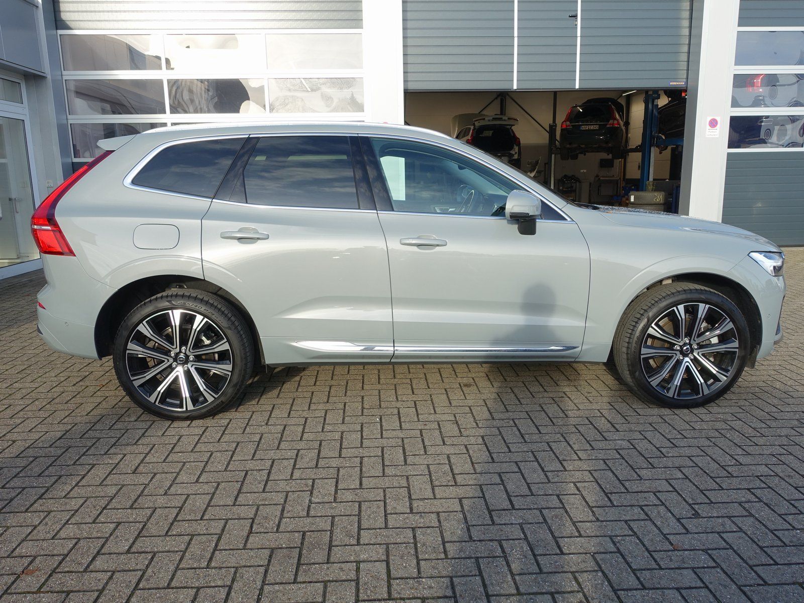 Volvo XC60 Plus T6 AWD Plug-in Hybrid/Four-C/AHK