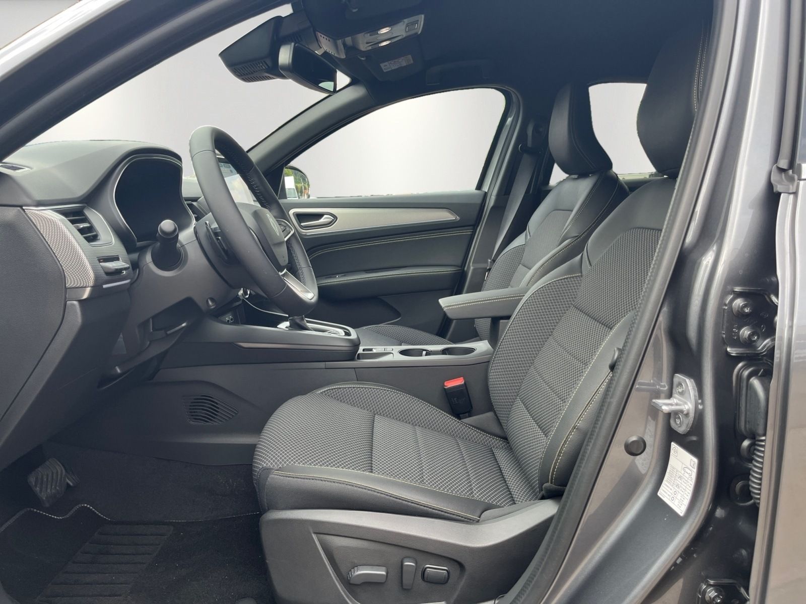 Renault Arkana TECHNO Mild Hybrid - Samsaru's Car Outlet