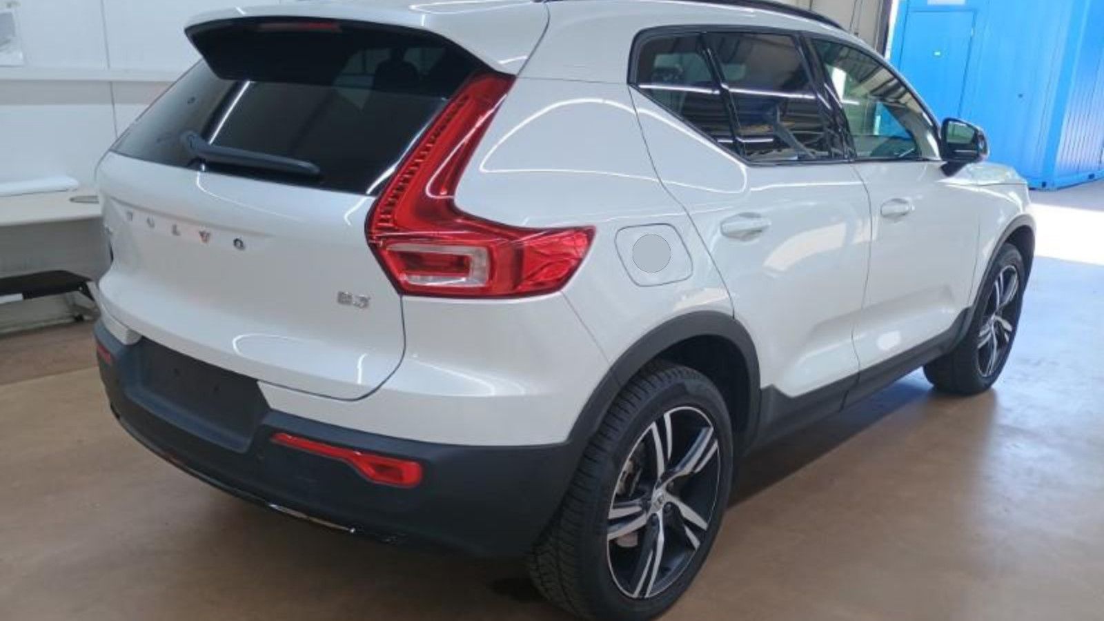 Volvo XC40 B3 Aut. Plus Dark - Samsaru's Car Outlet