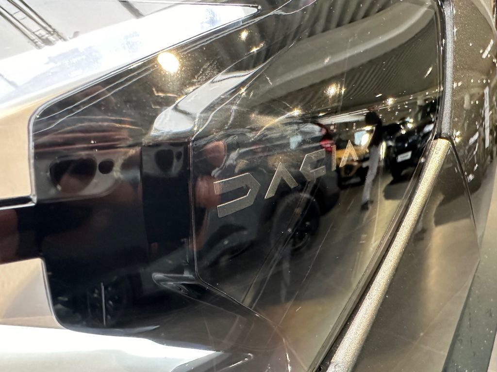 Dacia Duster Extreme HYBRID 140 - Samsaru's Car Outlet