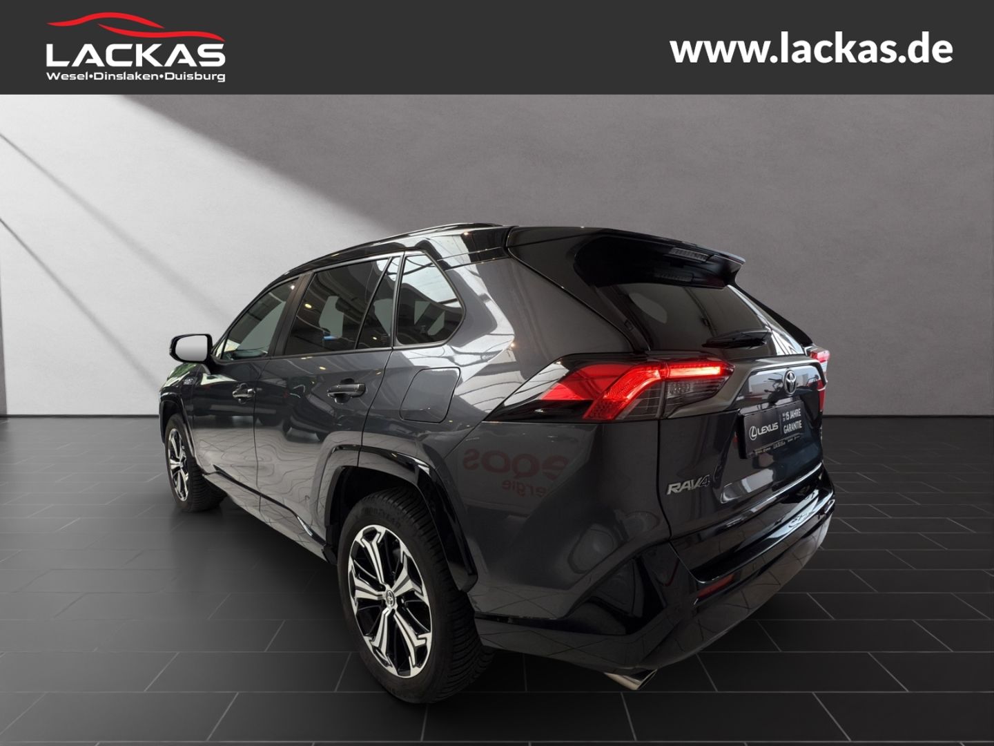 Toyota RAV 4 Plug-in Hybrid 4x4 - Samsaru's Car Outlet