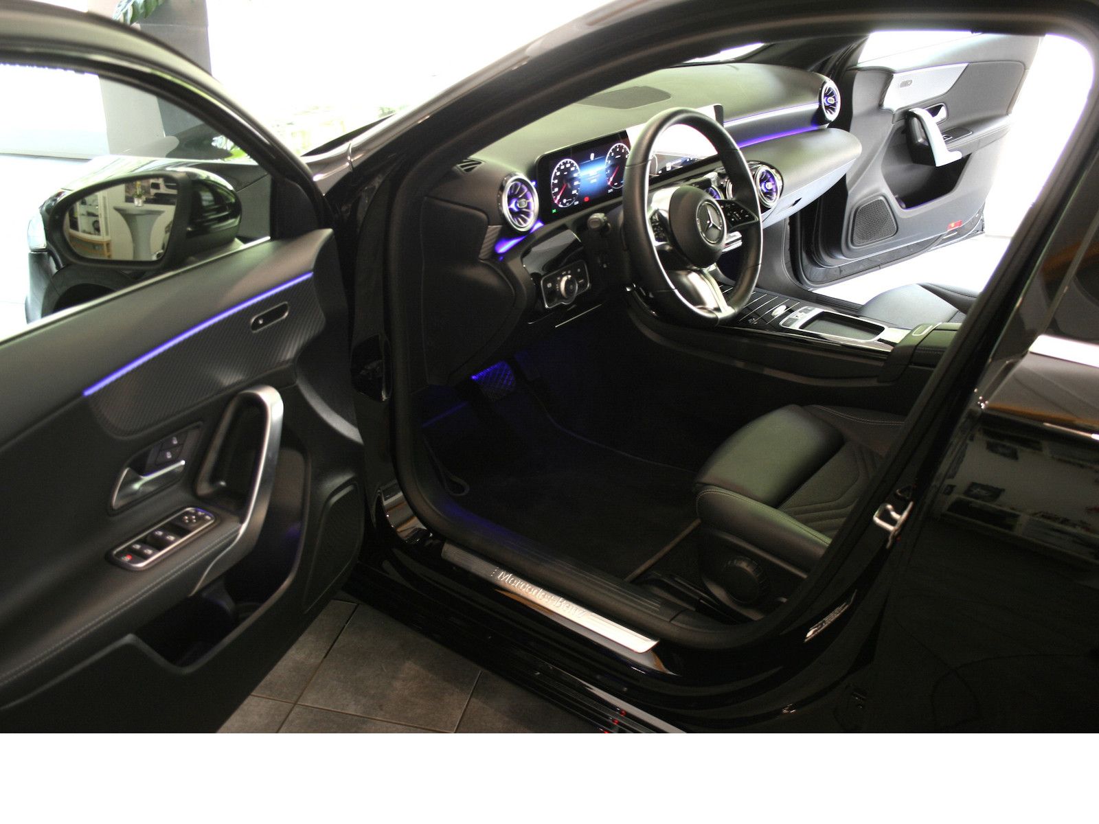 Mercedes-Benz A 180 Progres. Line Advanced Plus - Samsaru's Car Outlet