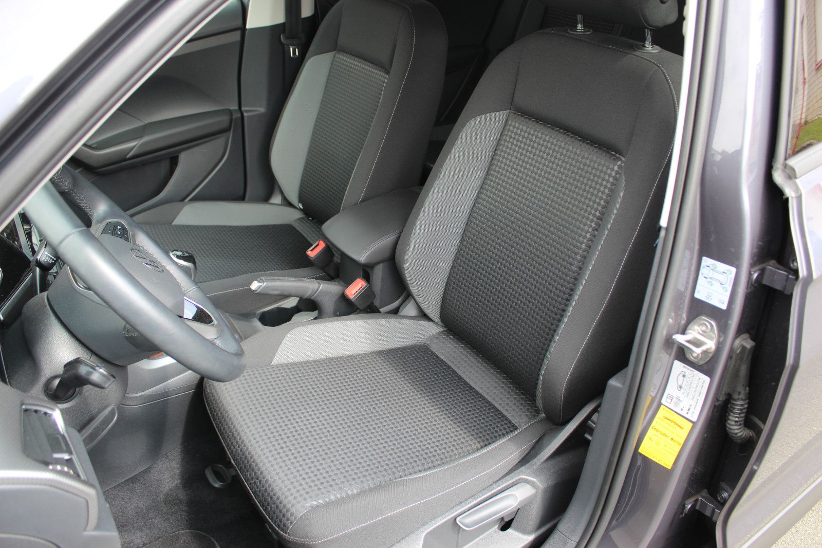 Volkswagen T-Cross 1.0 TSI Active - Samsaru's Car Outlet