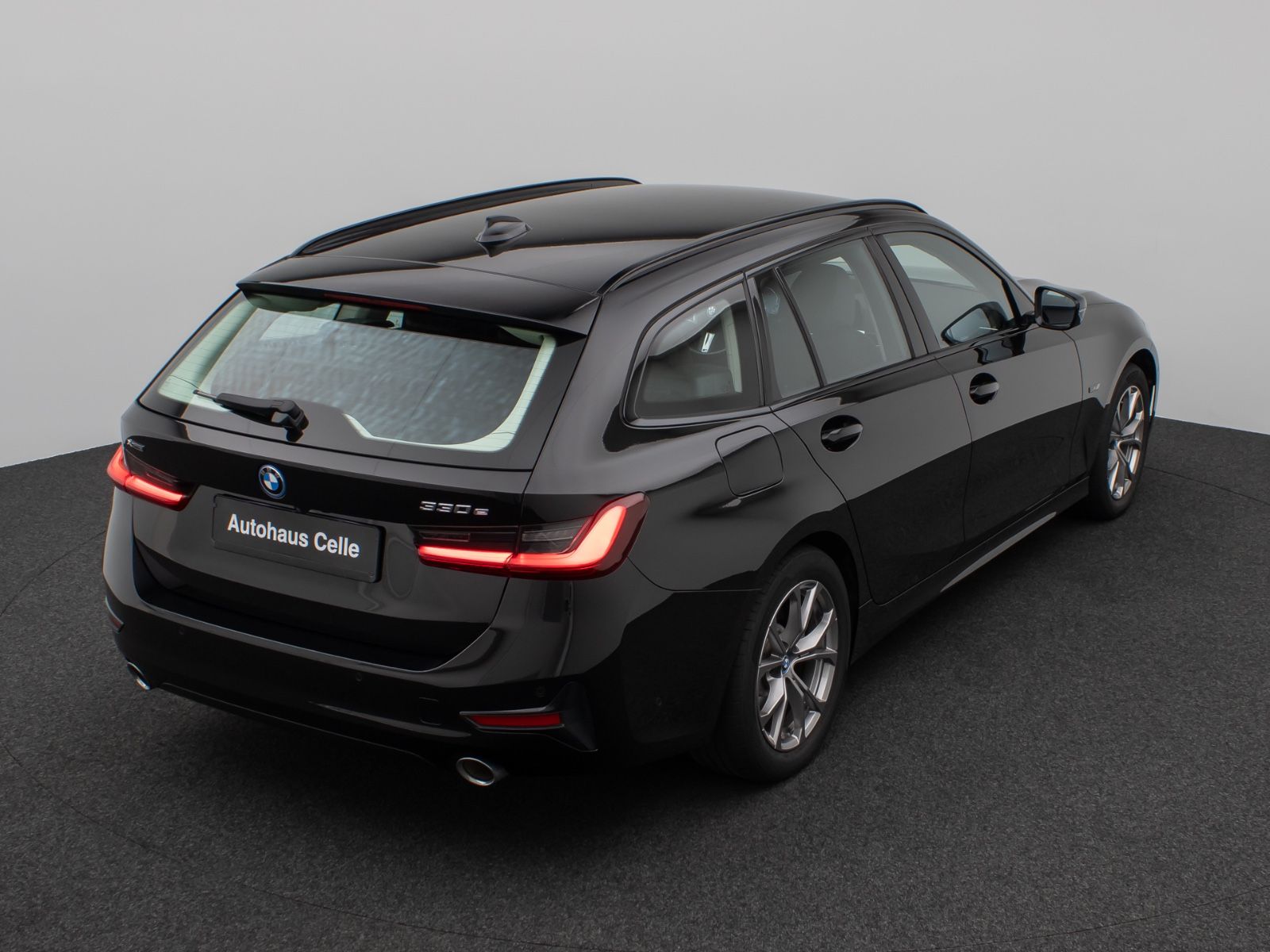 BMW 330e xD Sport Line 360°DAB Stop&Go LED Alarm AHK