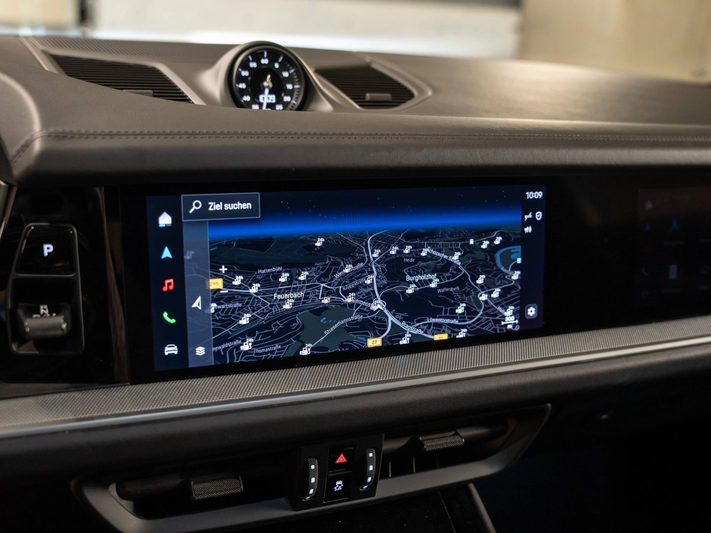 Porsche Cayenne E-Hybrid Beifahrerdisplay Massagesitze