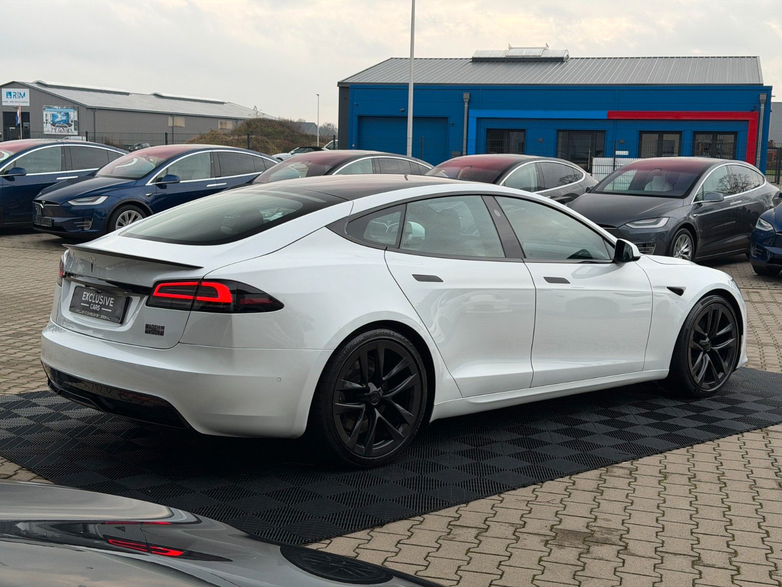 Tesla MODEL S PLAID | CARBON | 21" ARACHNID | TOW |