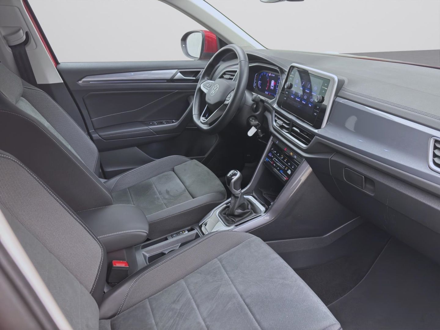 Volkswagen T-Roc 1.0 TSI STYLE - Samsaru's Car Outlet
