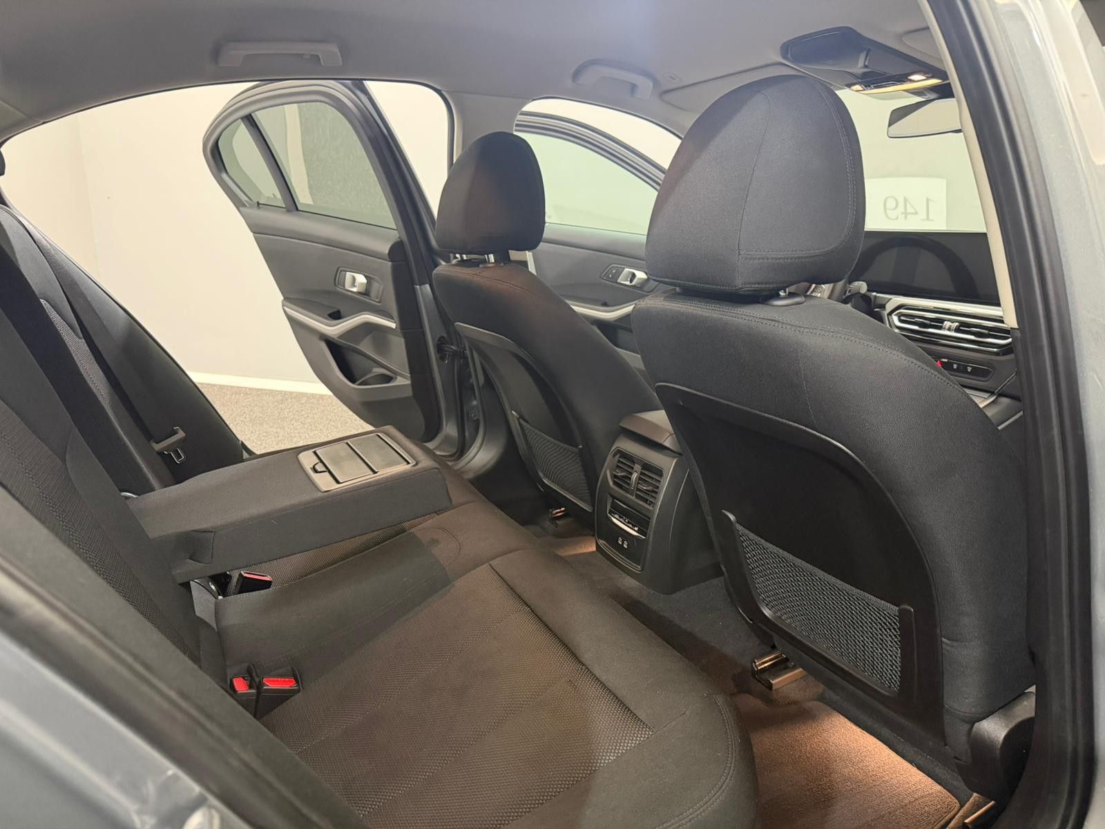 BMW 320d Limo xDrive Shadow-Line AHK*LED*WIDE*U-FREI