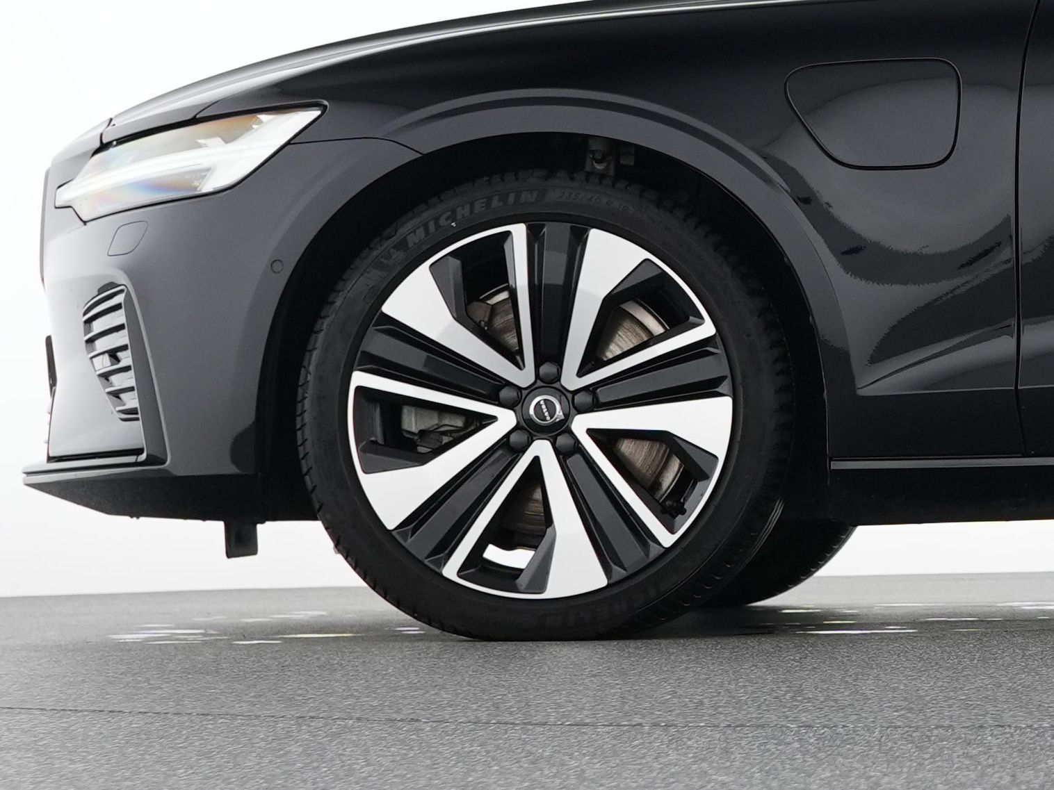 Volvo S60 T8 Recharge Ultimate Dark 19"+B&W+AHK+360°