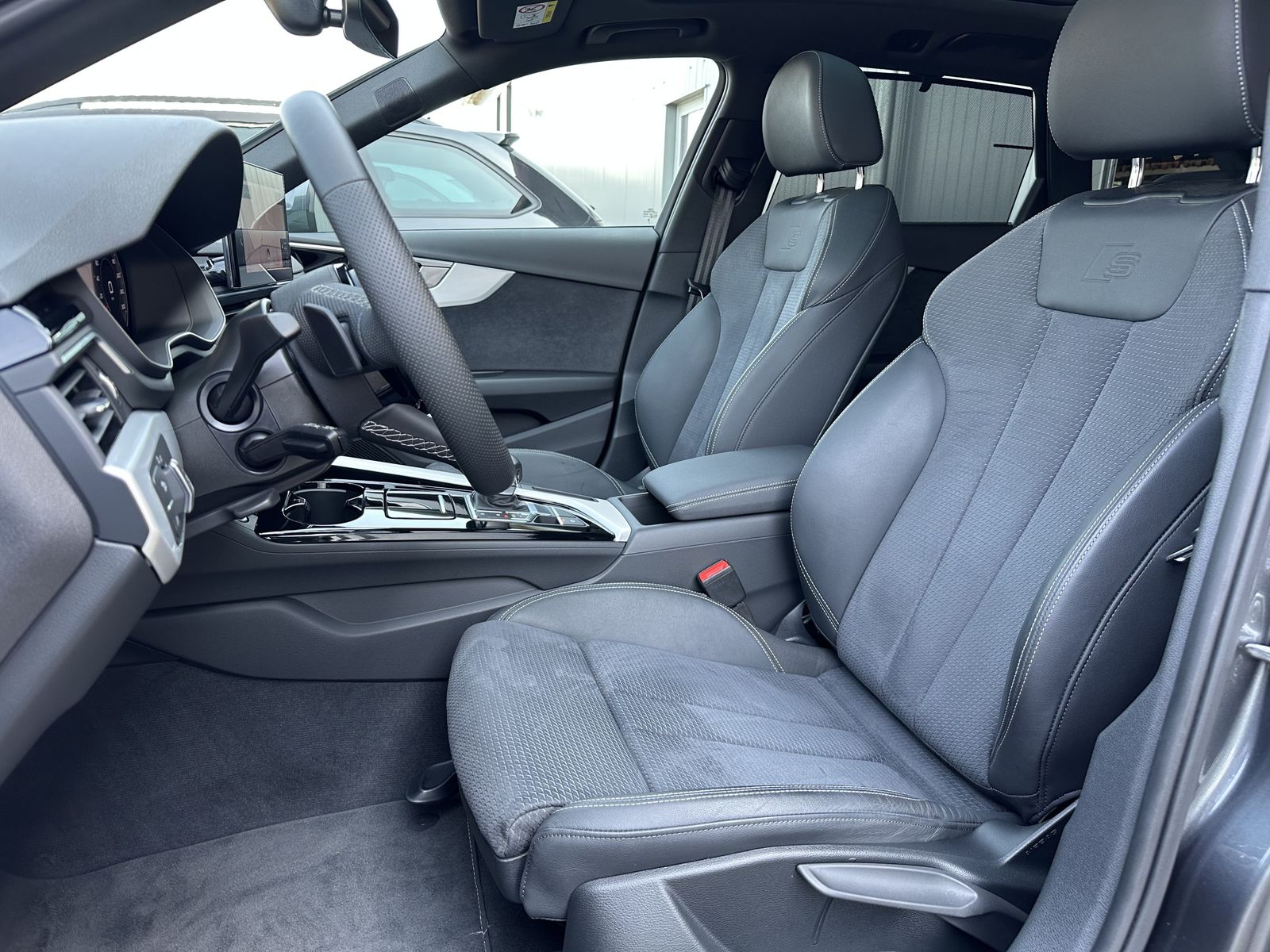 Audi A4 Avant 40 TDI S-Line - Samsaru's Car Outlet
