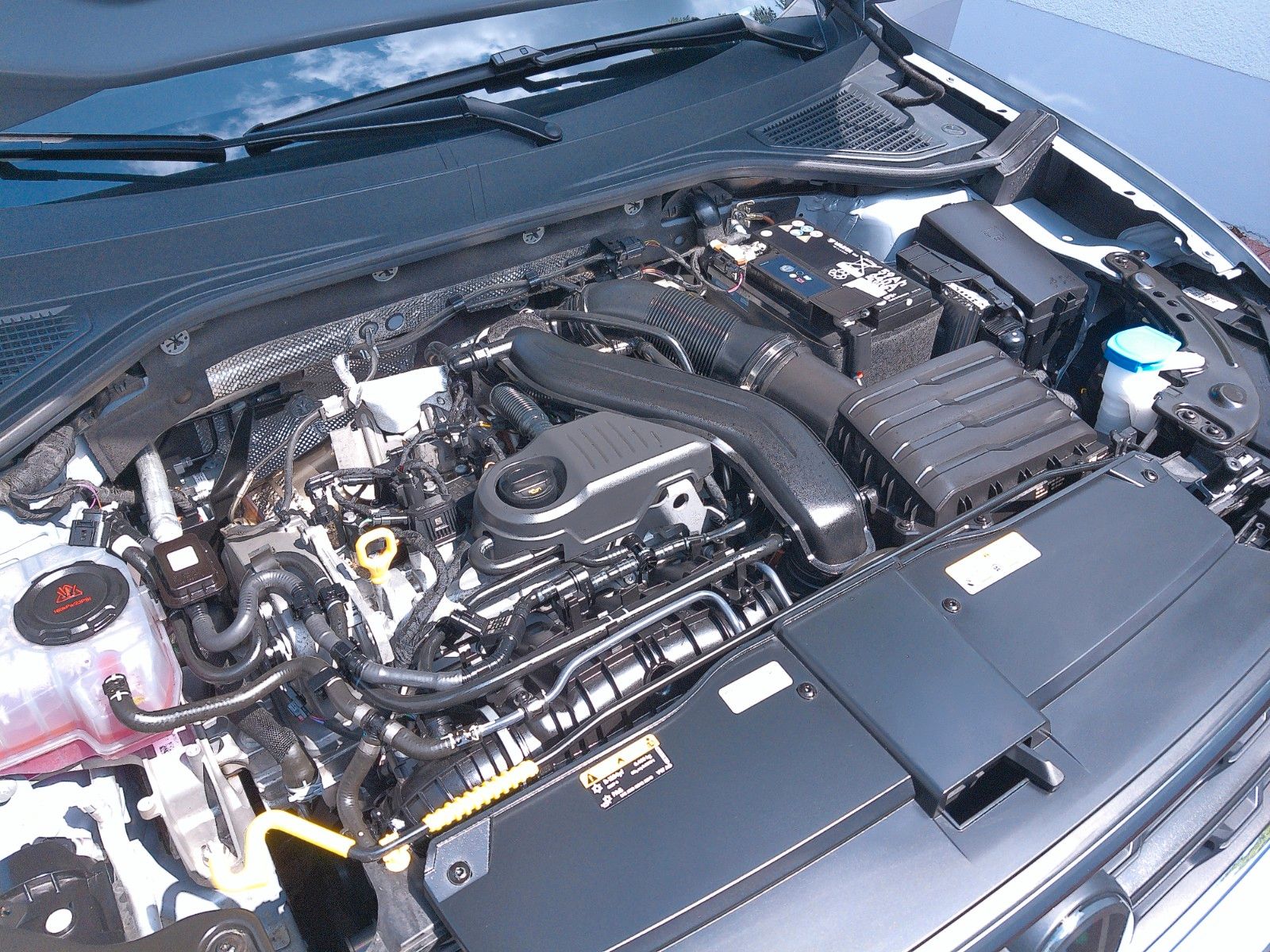 Volkswagen T-Roc 1.5 TSI DSG Move - Samsaru's Car Outlet