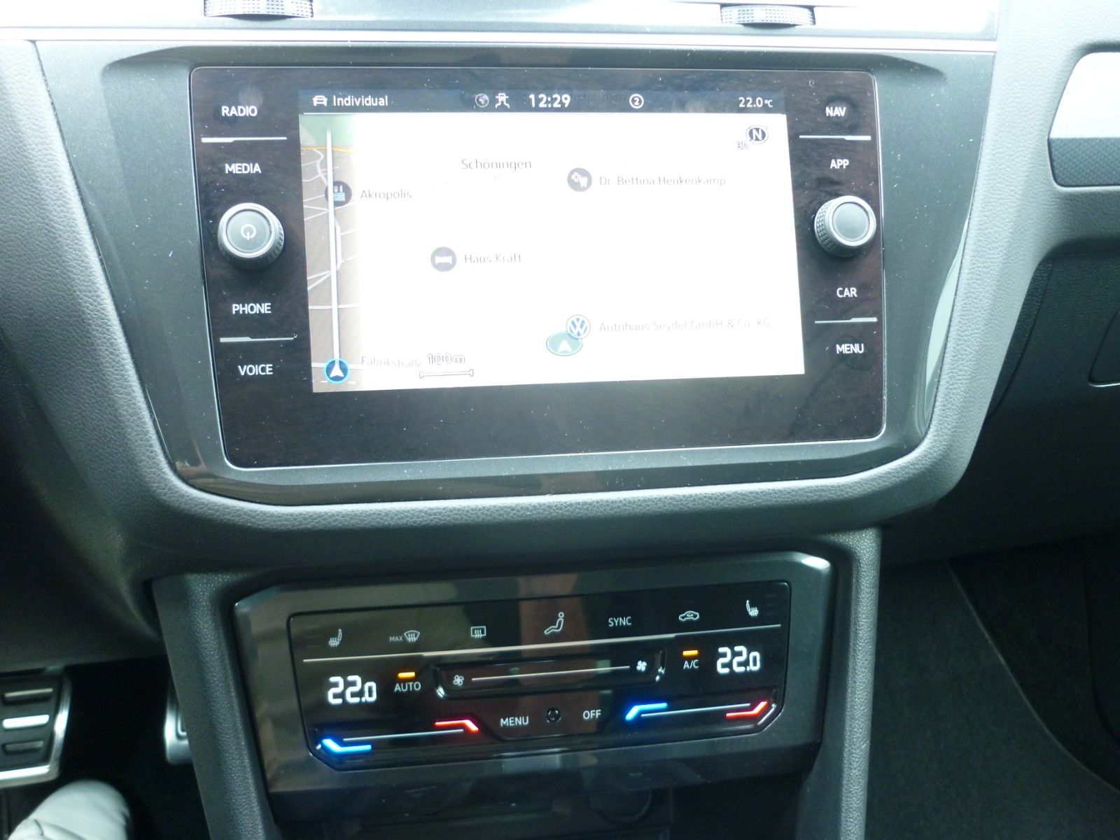 Volkswagen Tiguan 1.5 TSI Active - Samsaru's Car Outlet