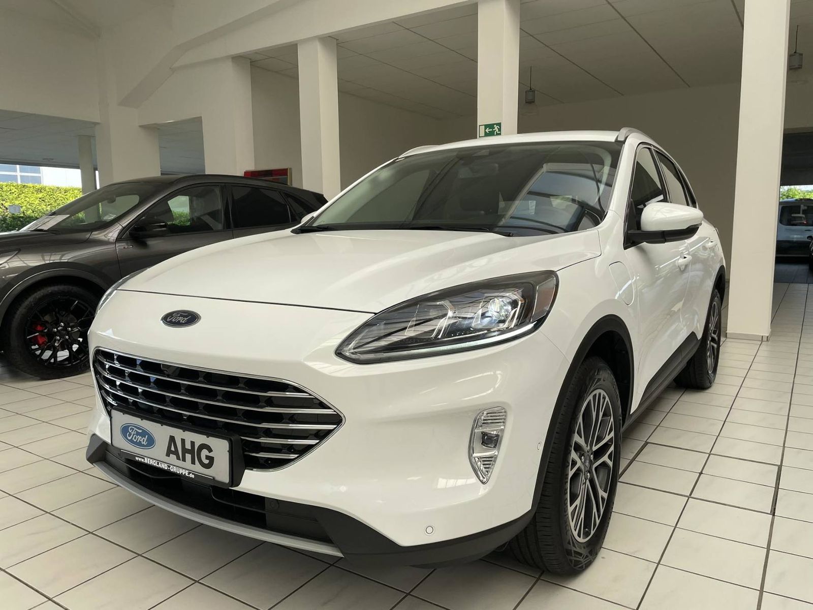 Ford Kuga Titanium X PHEV - Samsaru's Car Outlet