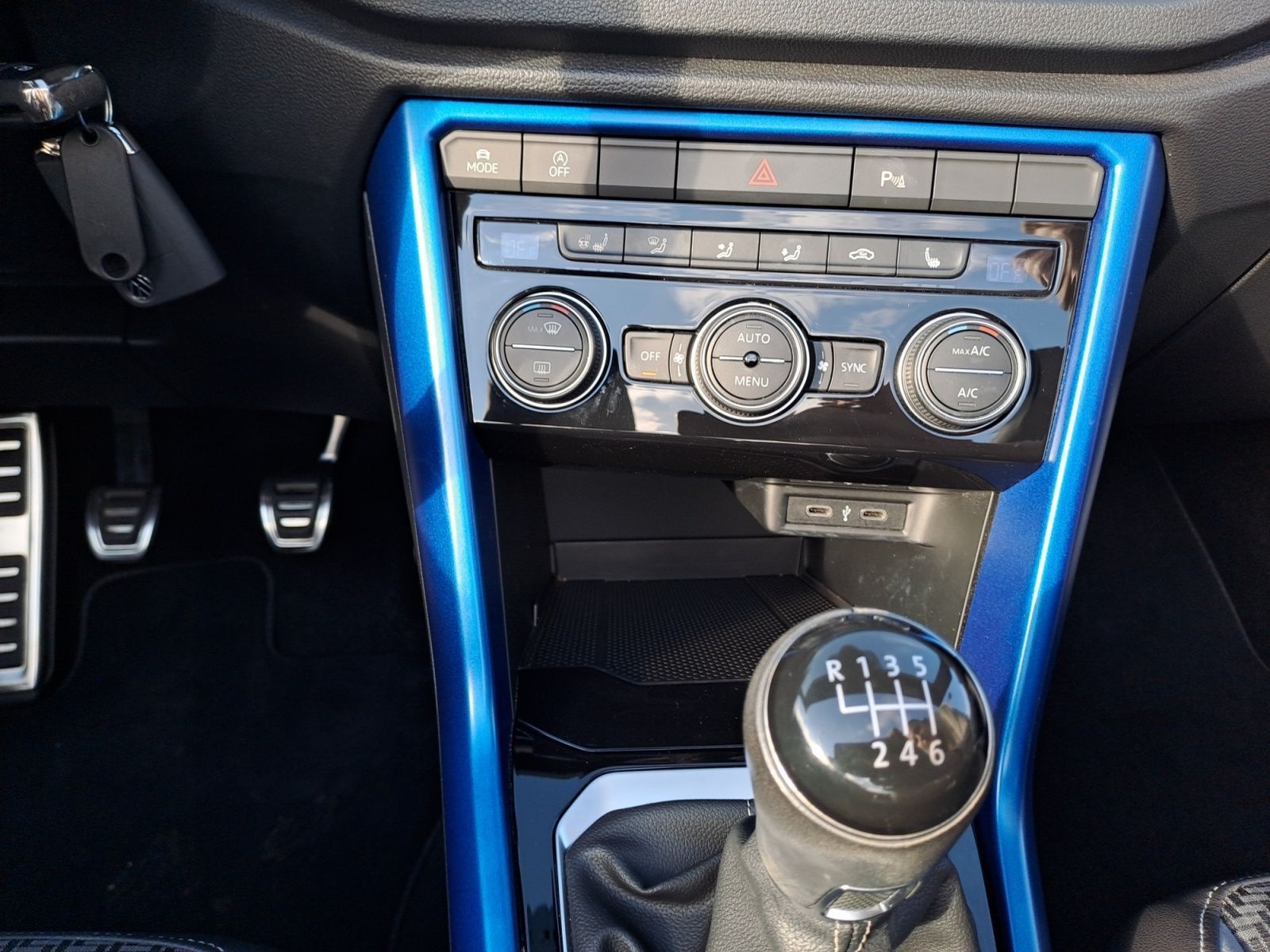 Volkswagen T-Roc R-Line 1.5 TSI - Samsaru's Car Outlet