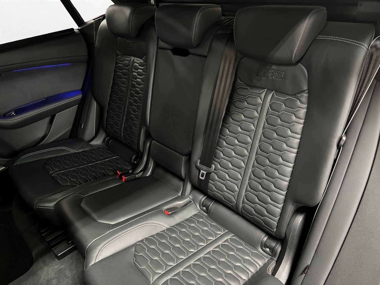 Audi RS Q8 Keramik RS-Abgas AHK Pano LM 23" B&O Raute