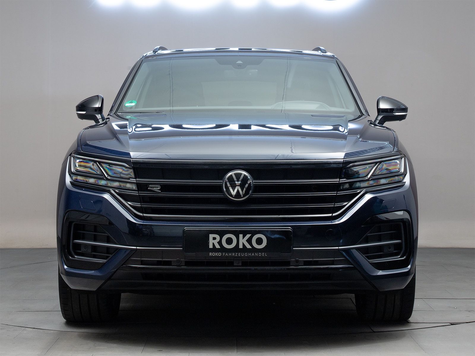 Volkswagen Touareg R-Line EDITION20 - Samsaru's Car Outlet