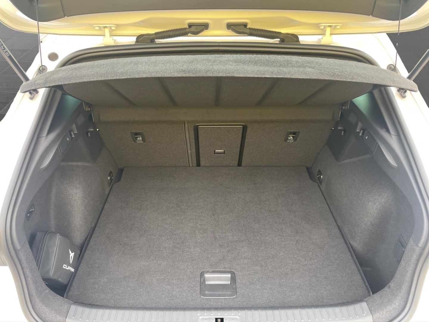 Cupra Formentor 2.0 VZ 4Drive*Navi*LED*AHK*Kessy*