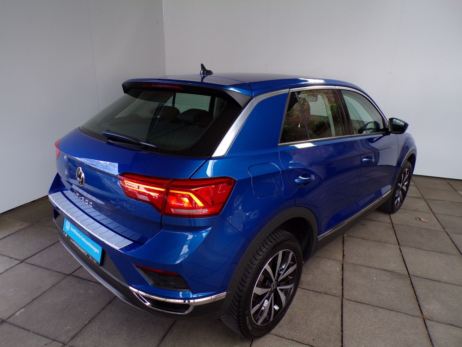 Volkswagen T-ROC 1.0 TSI STYLE - Samsaru's Car Outlet