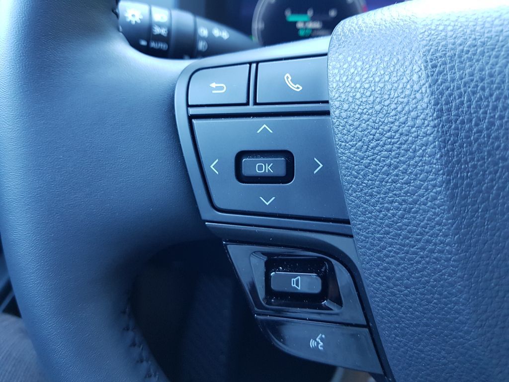 Toyota C-HR 1.8 Hybrid - Samsaru's Car Outlet