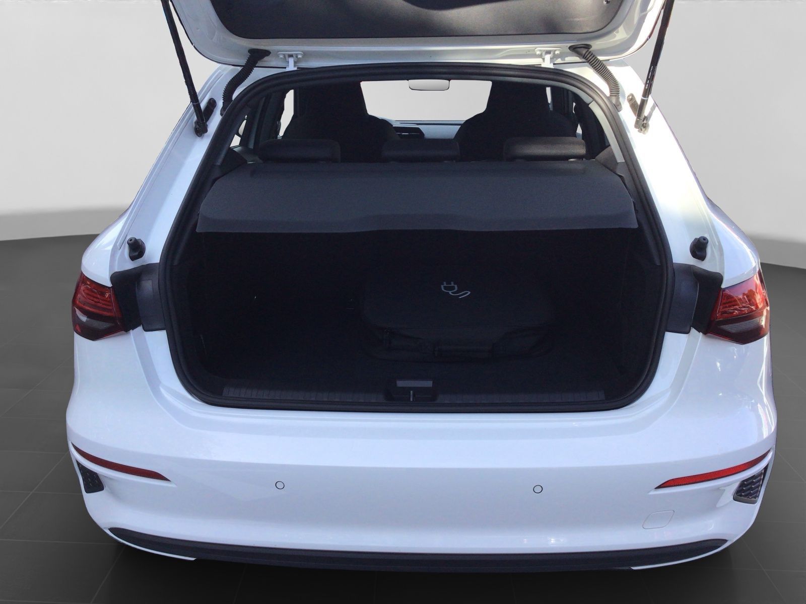 Audi A3 Sportback 40 TFSIe LM17 SPORTSITZE INTERFACE