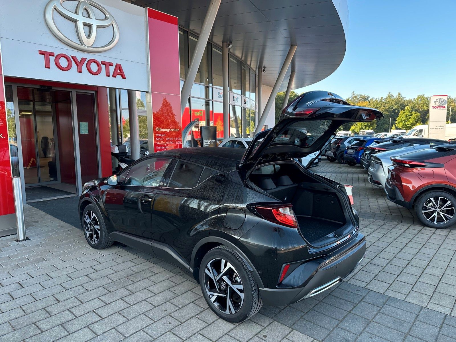 Toyota C-HR 2.0 Hybrid - Samsaru's Car Outlet