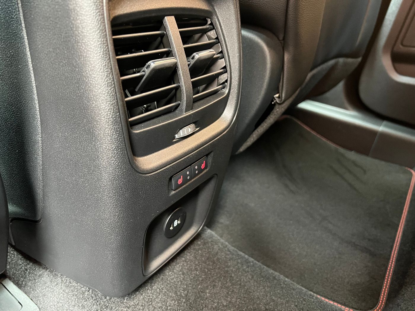 Ford KUGA ST-LINE X PHEV - Samsaru's Car Outlet