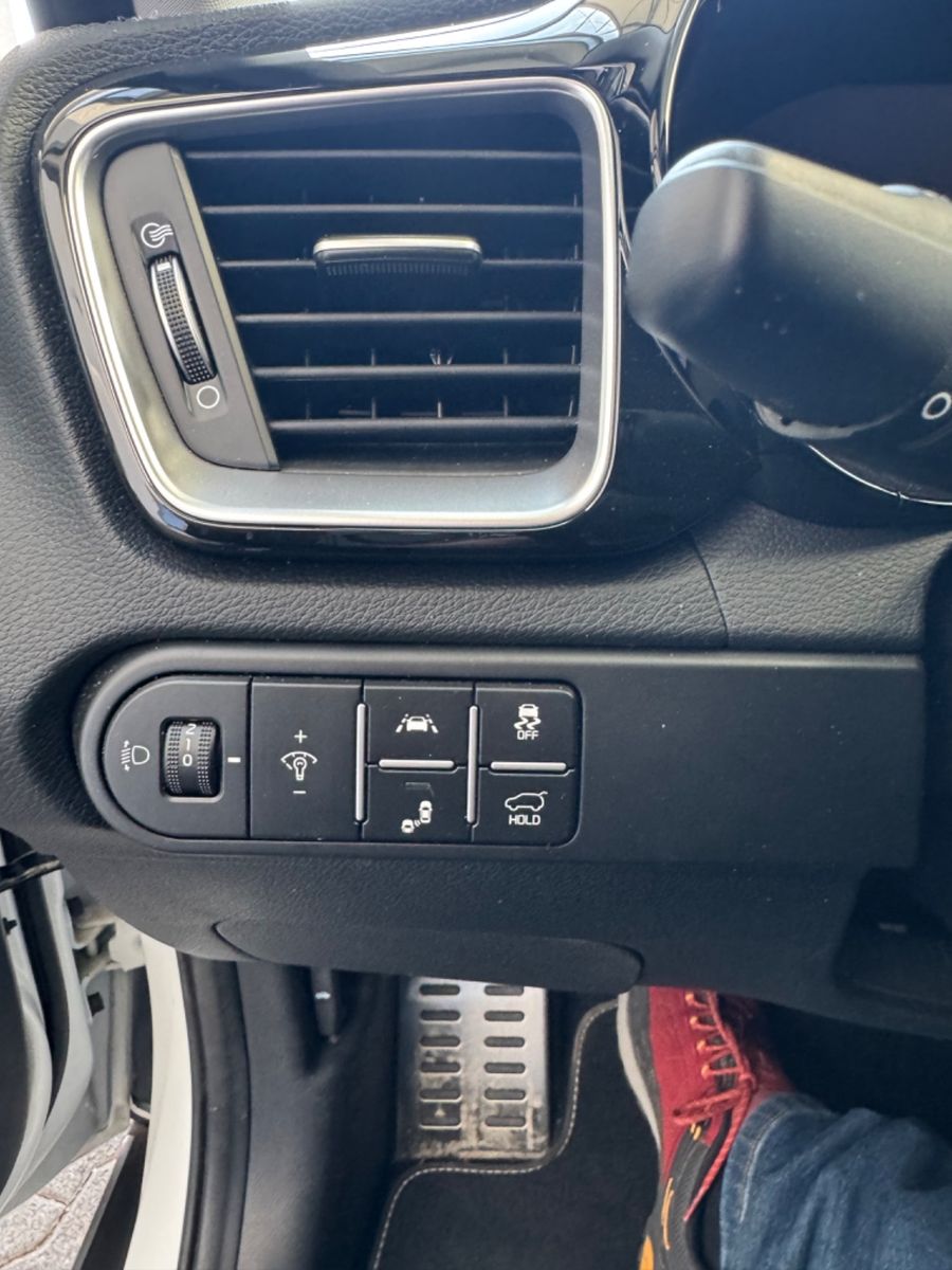 Kia XCeed Platinum Edition - Samsaru's Car Outlet
