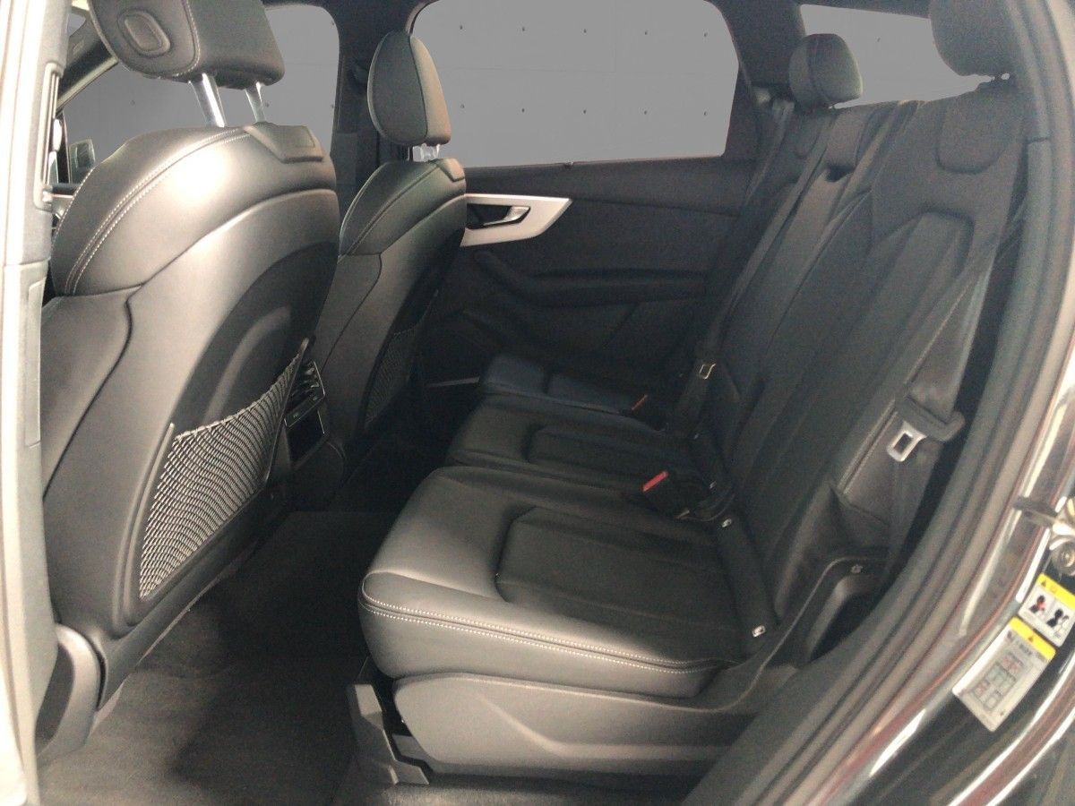 Audi Q7 S-Line 55TFSI qu 7SITZE AHK PANO STHZ 5J.GAR.