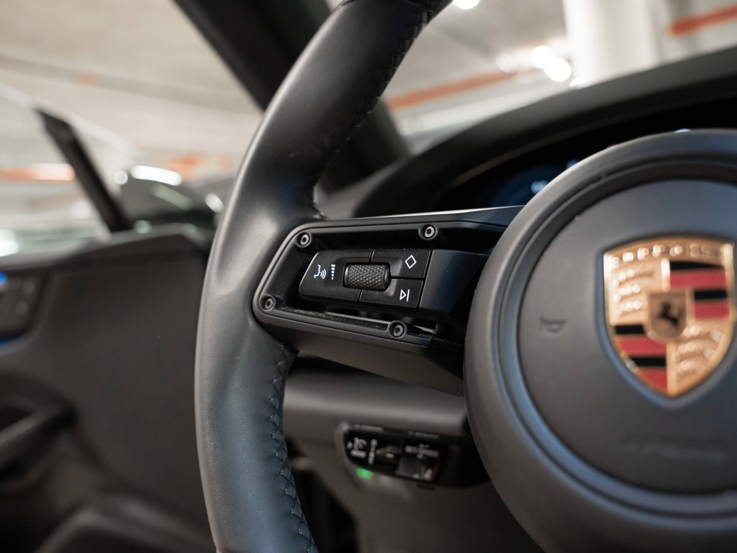 Porsche Macan 4S Sport Chrono Paket AR HUD InnoDrive