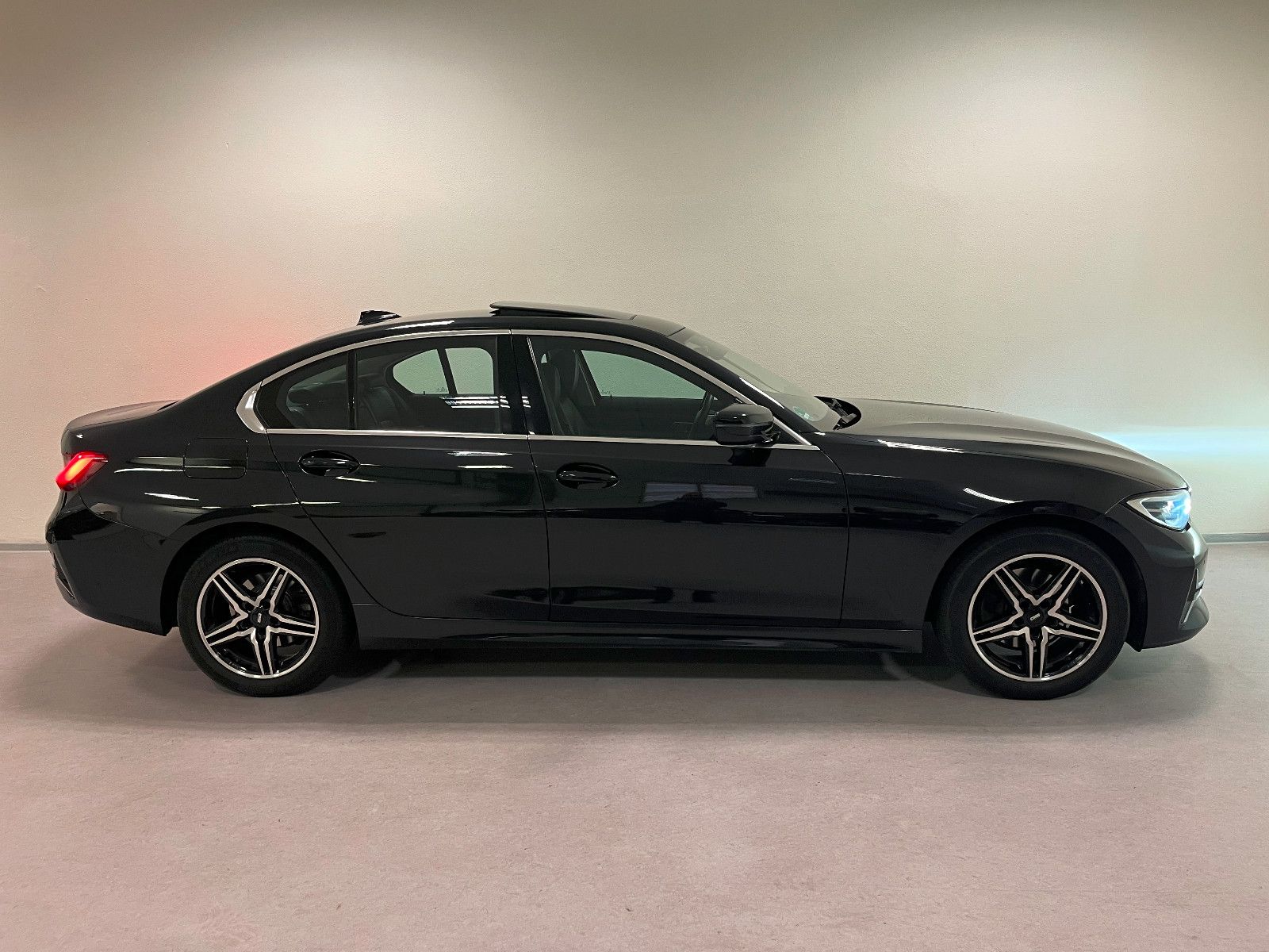 BMW 320 d xDrive LuxuryLine* Live Cockpit/Kamera/LED