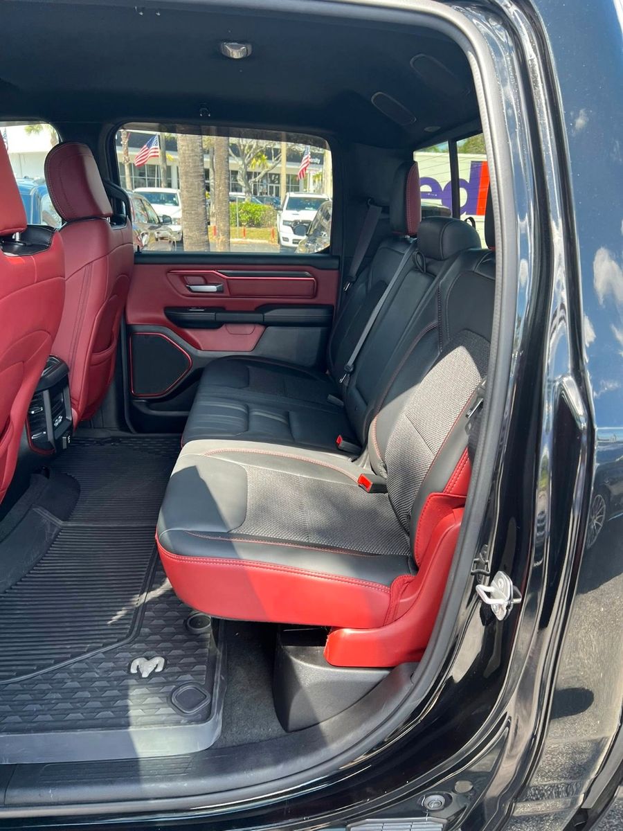 Dodge RAM Rebel 1500 4x4 CrewCab unfallfrei in Hamburg