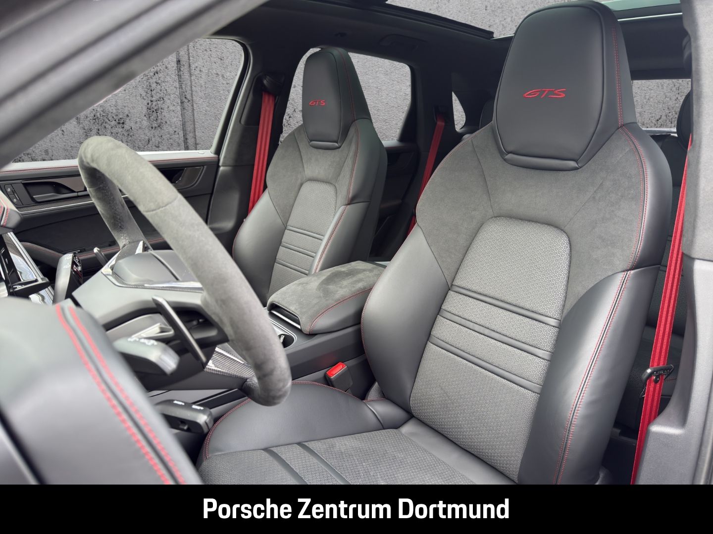 Porsche Cayenne GTS Hinterachslenkung Head-Up Display