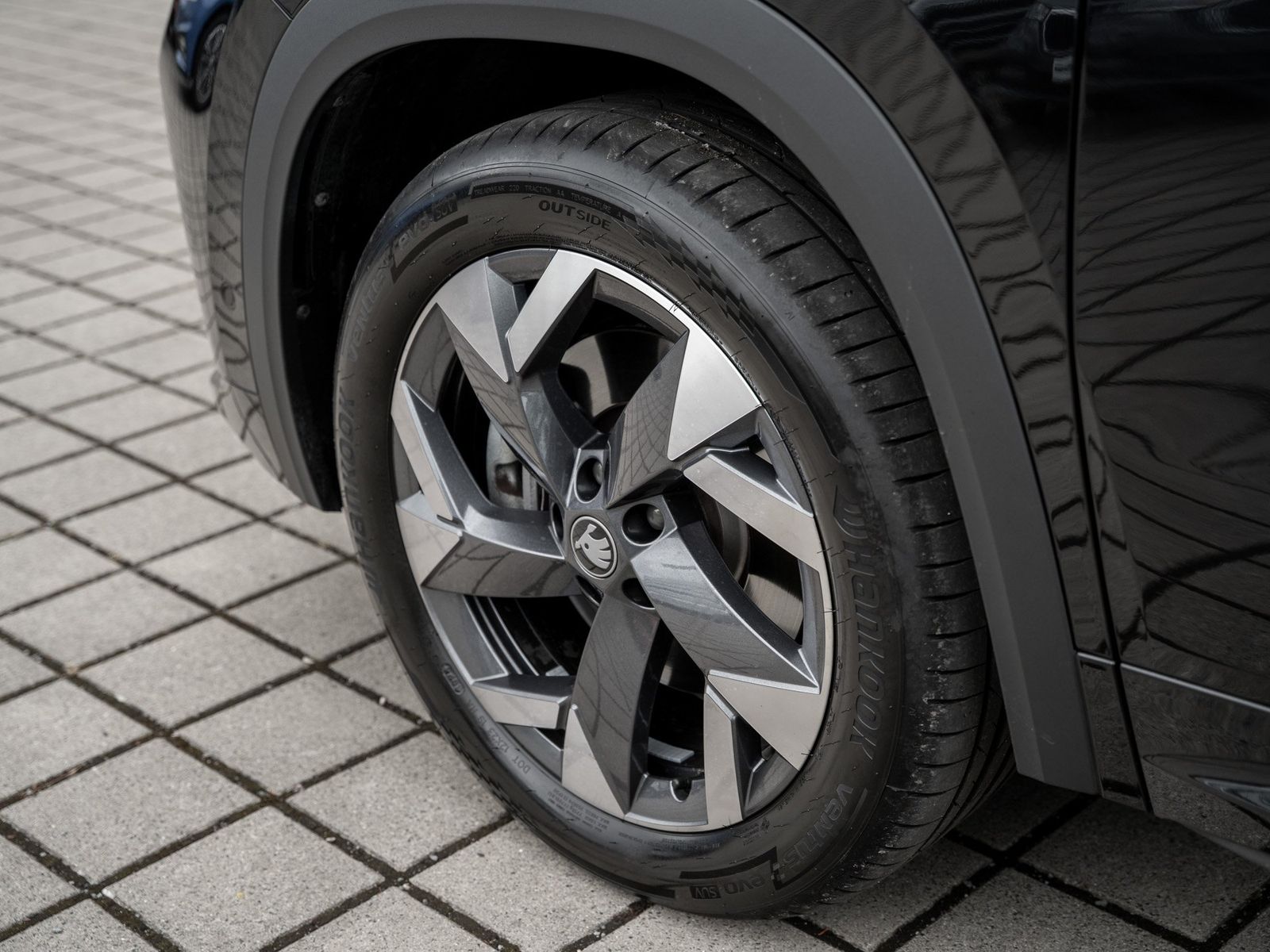 Skoda KODIAQ SPORTLINE 2.0 TDI DSG 4X4 DCC AHK Navi 36