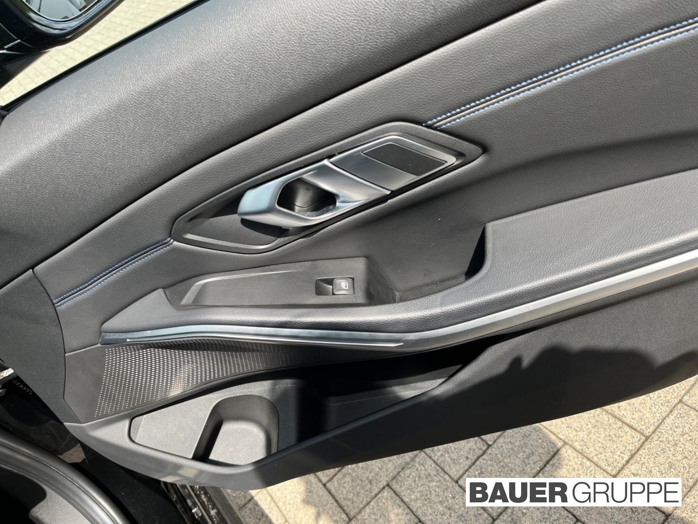 BMW 320 d xDrive M Sport Touring - Samsaru's Car Outlet