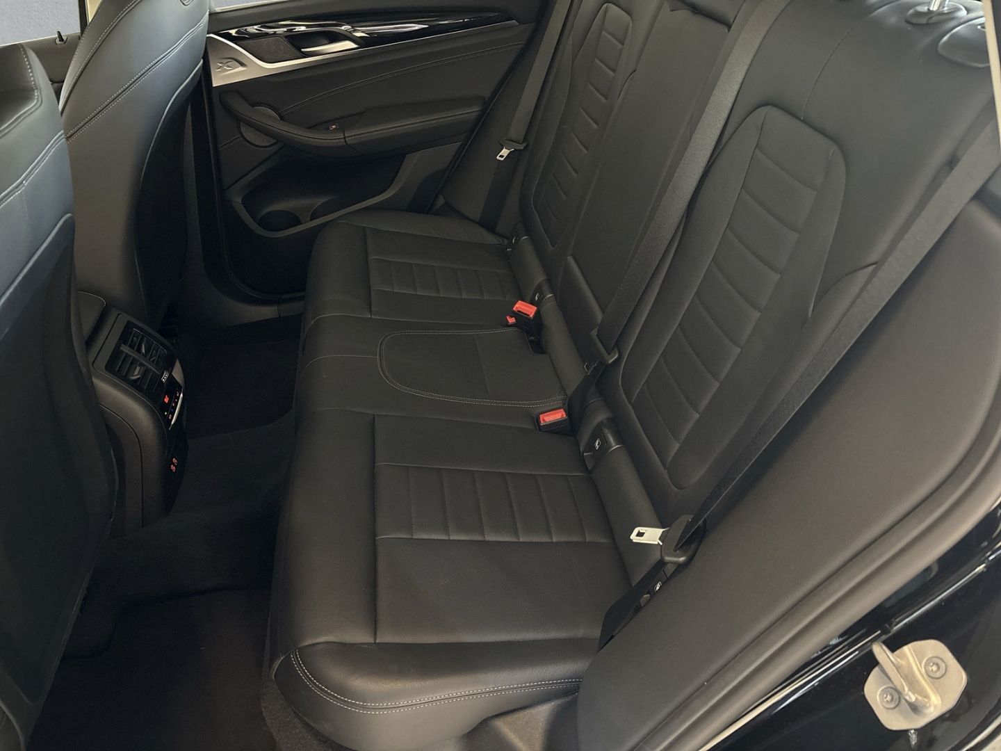BMW X3 20 d xDrive - Samsaru's Car Outlet