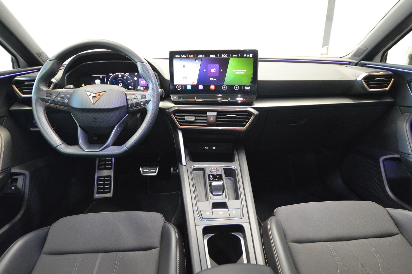 Cupra Leon Sportstourer VZ e-Hybrid - Samsaru's Car Outlet