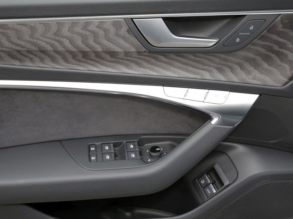 Audi A6 Avant 55 TFSI e Q S line - Samsaru's Car Outlet