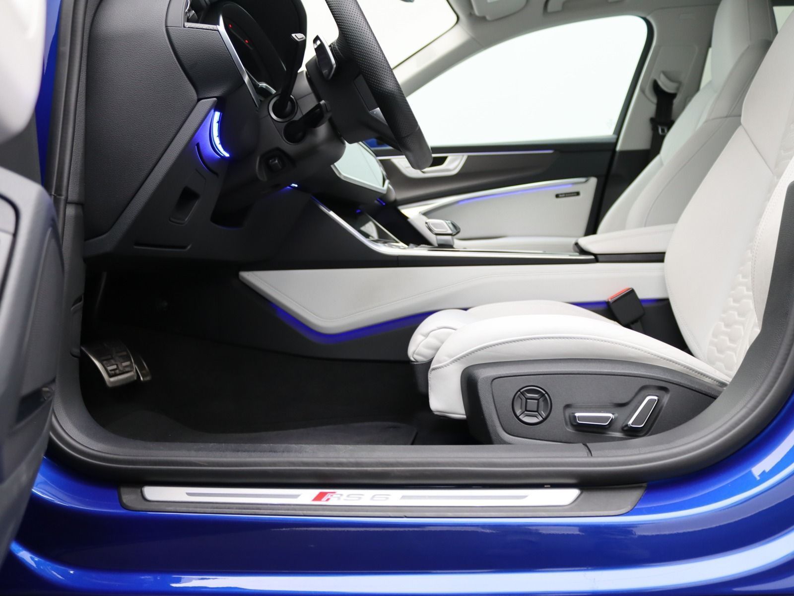 Audi RS 6 Avant TFSI quattro / Pano, Keramik, Laser