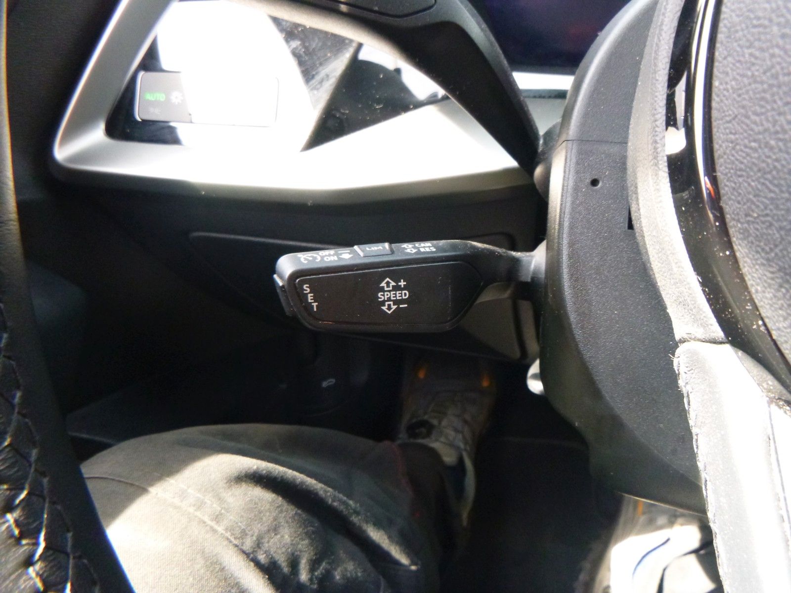 Audi A3 Limo 30 TDI >AUT/NAVI/Sitzheiz/PDC<