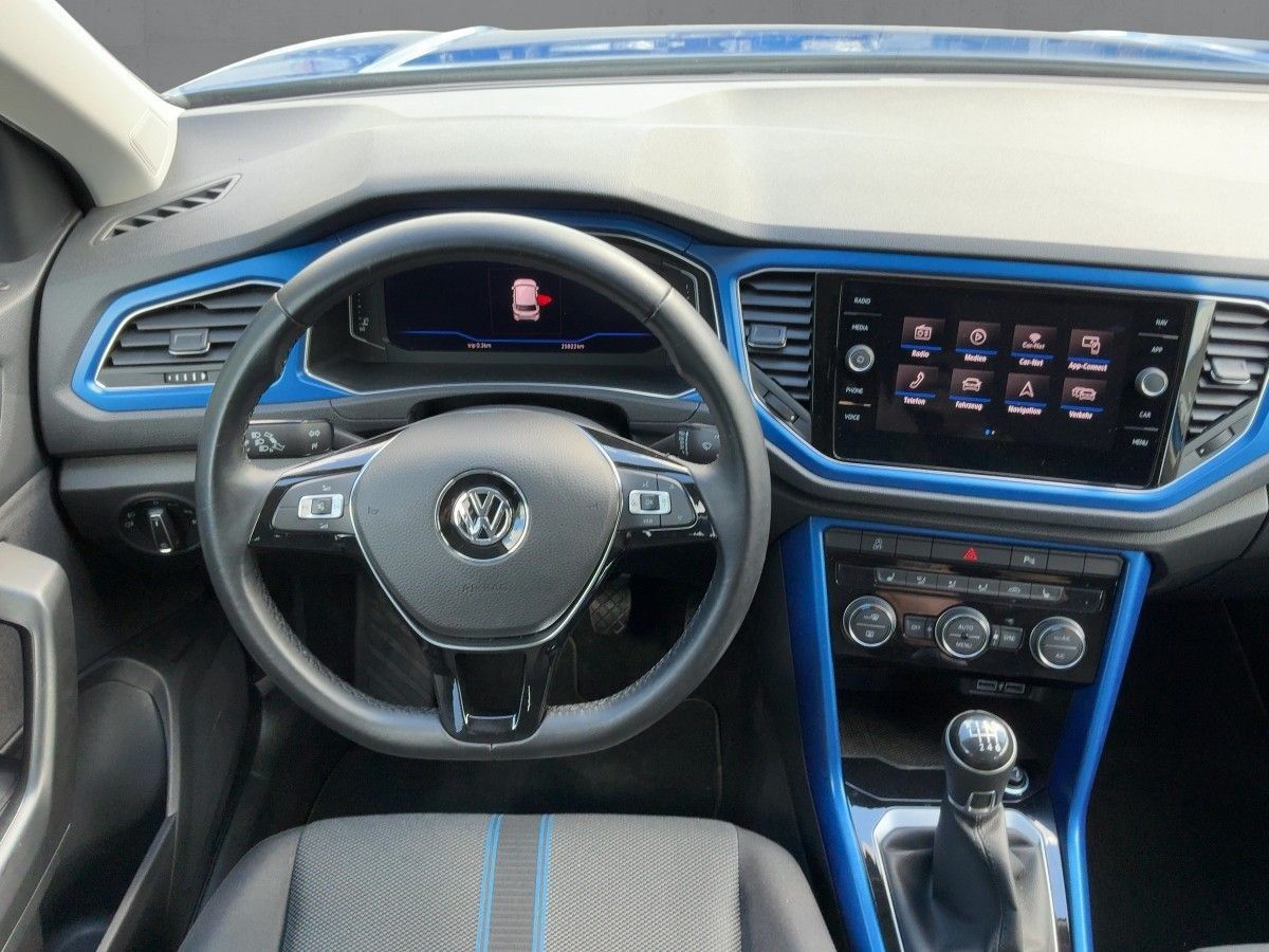 Volkswagen T-Roc 1.5 TSI STYLE - Samsaru's Car Outlet