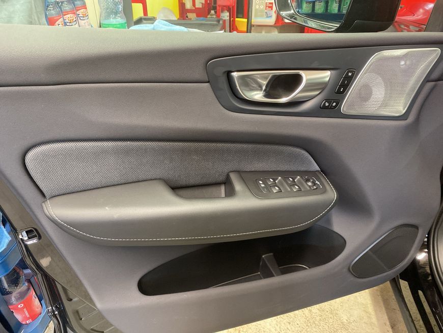 Volvo XC60 T6 AWD Plug-in Hybrid Plus Black Edition