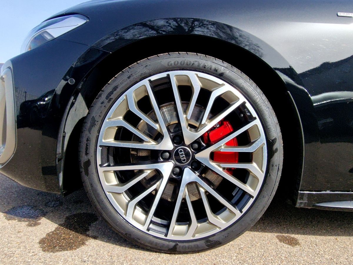 Audi A5 Avant S-Line edition one TFSI e-hybrid qu AHK