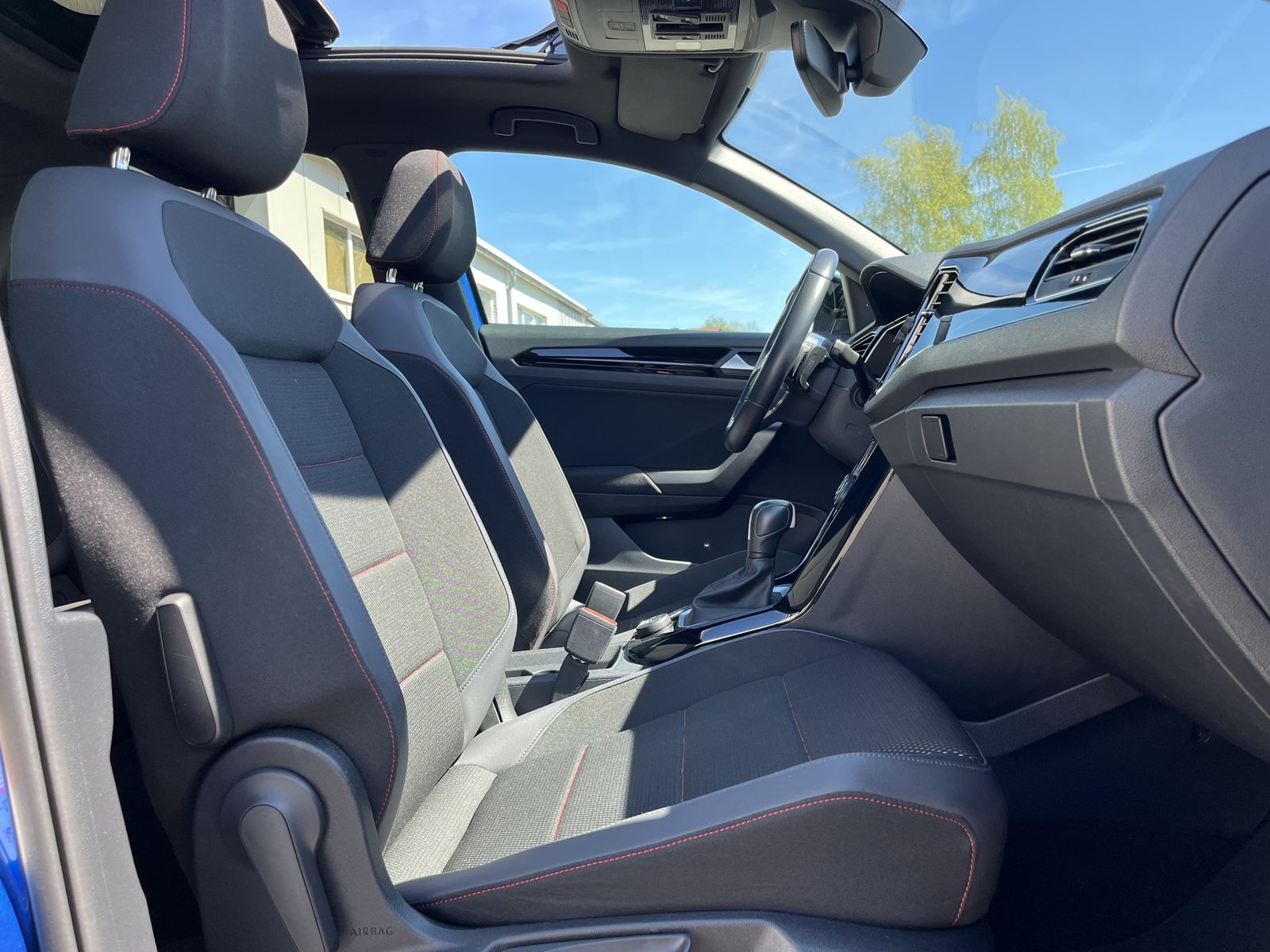 Volkswagen T-Roc 2.0 TSI DSG 4Motion Sport - Samsaru's Car Outlet