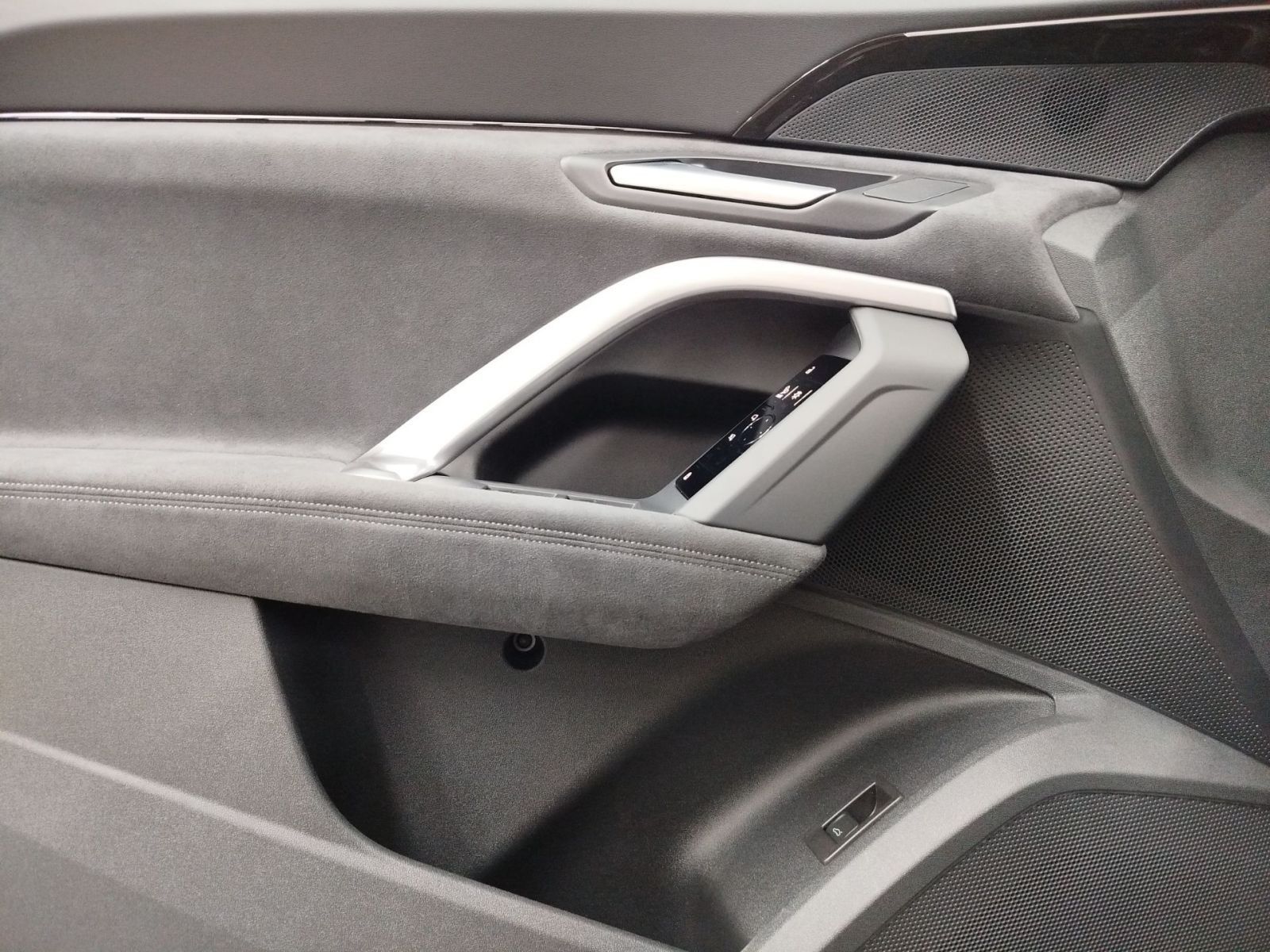Audi Q5 TDI quattro S tronic S line PANO AHK MATRIX
