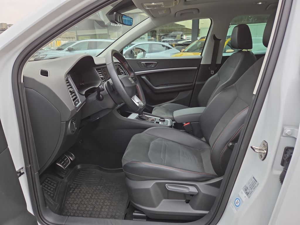Seat Ateca 2.0 TDI DSG FR +AHK+SHZ+KAMERA+