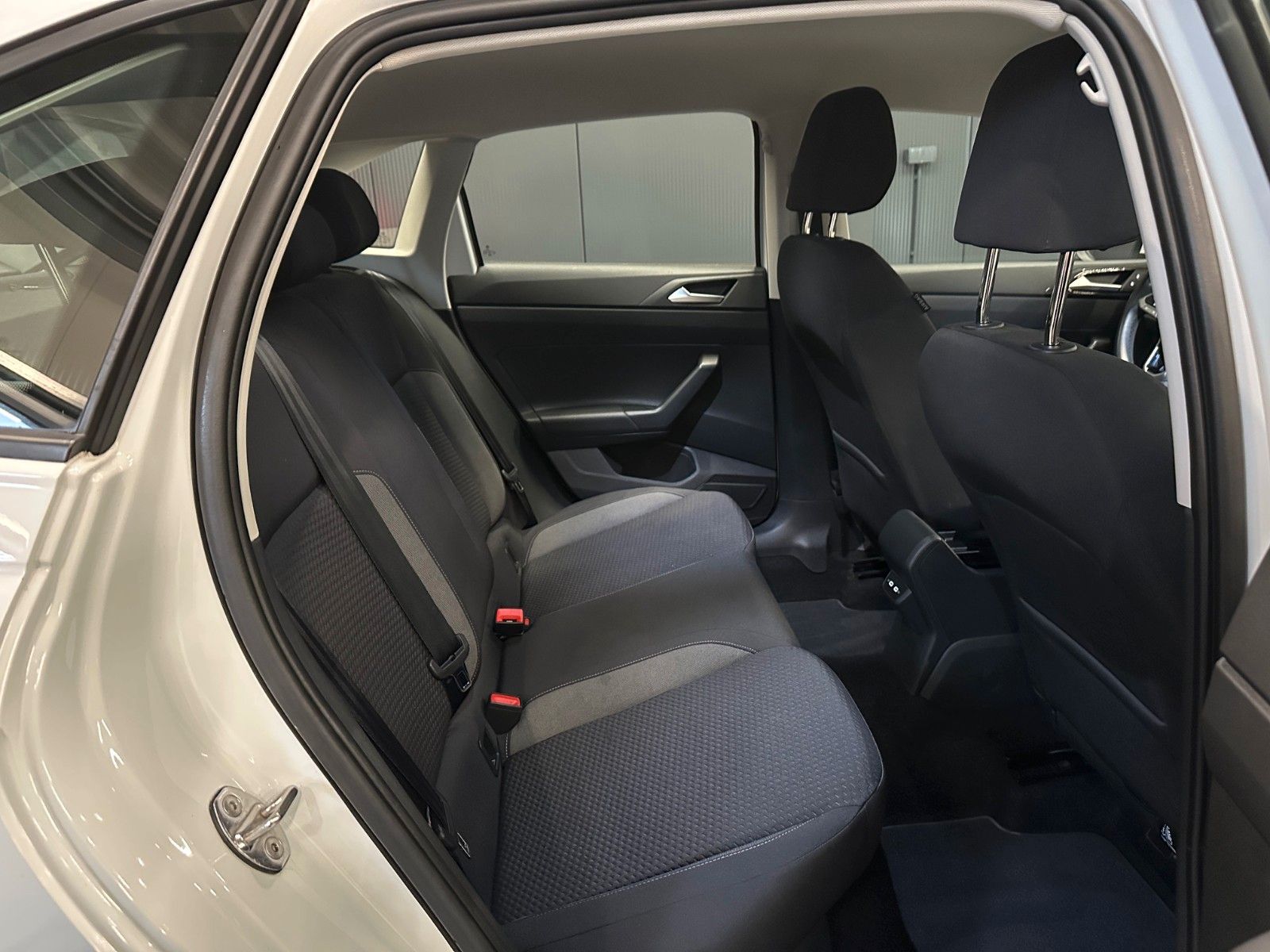 Volkswagen Taigo 1.0 TSI Life - Samsaru's Car Outlet