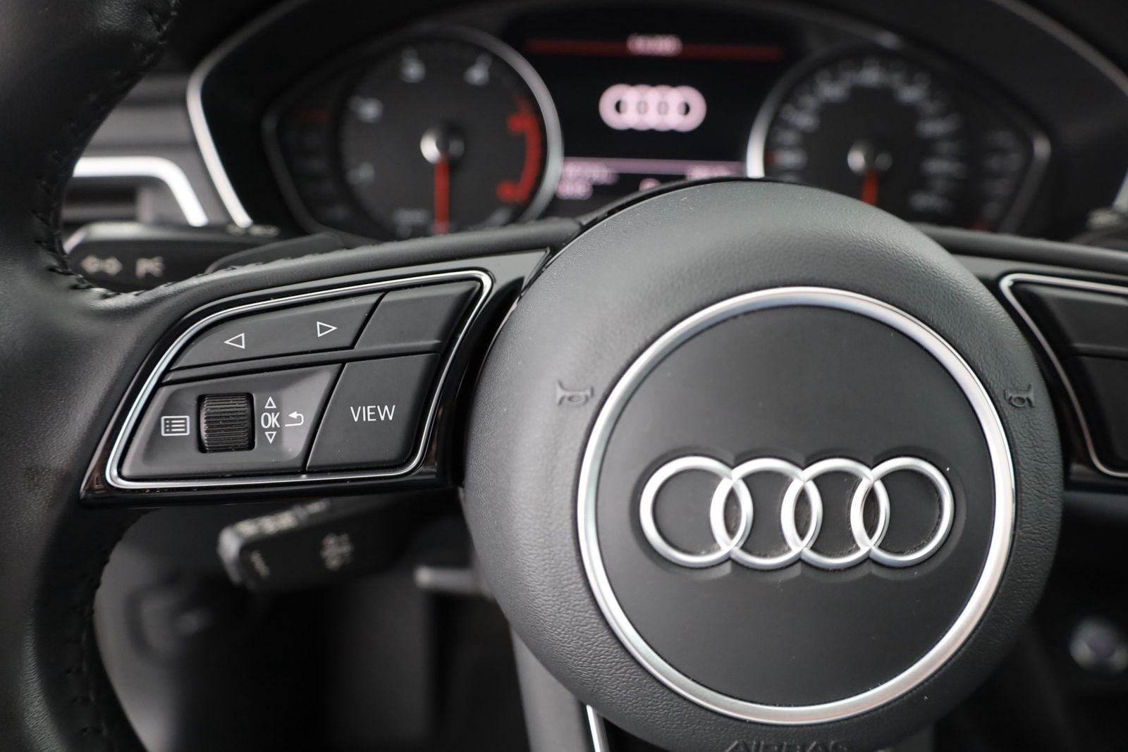 Audi A4 Avant 30 TDI S-Tronic - Samsaru's Car Outlet