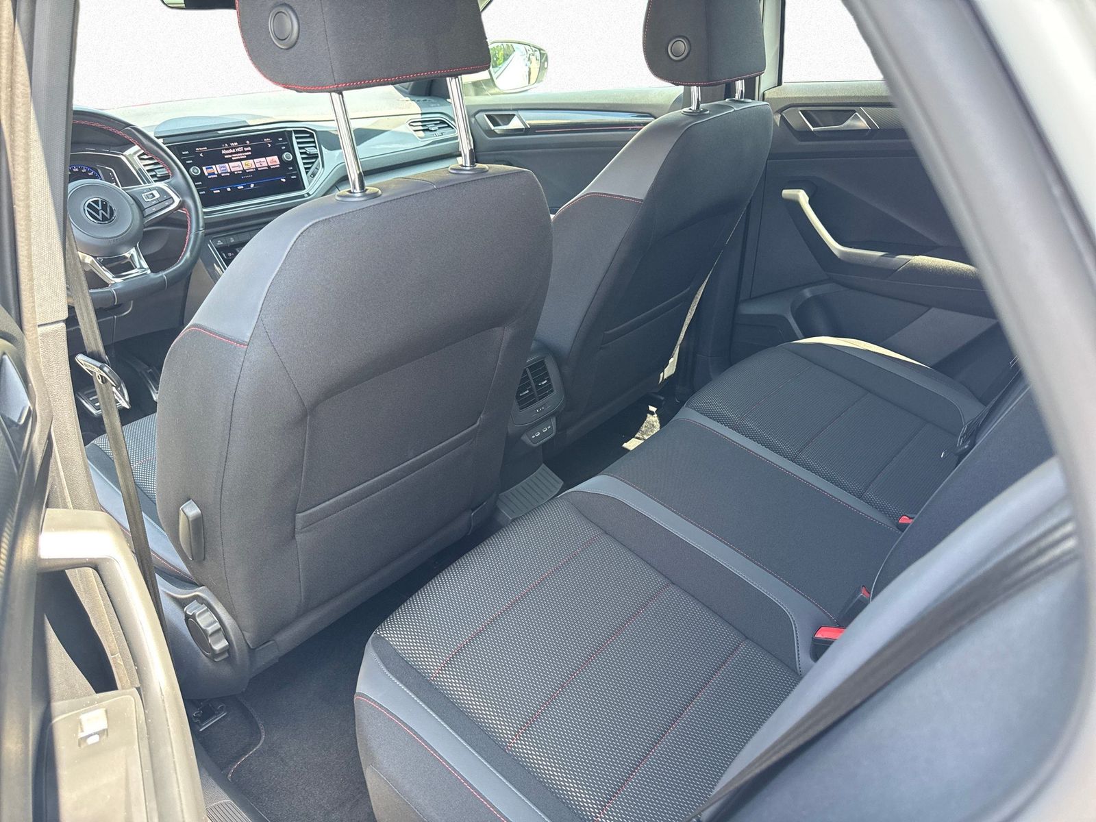 Volkswagen T-Roc 1.5 TSI R-Line - Samsaru's Car Outlet