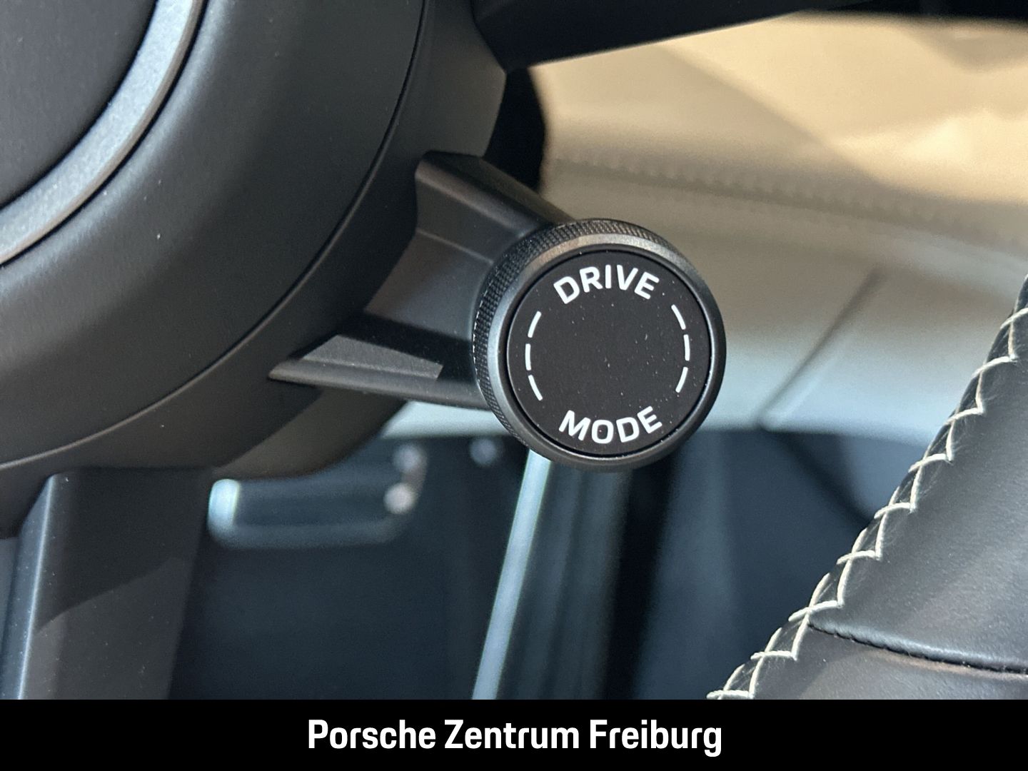 Porsche Taycan Turbo HA-Lenkung InnoDrive Head-Up BOSE